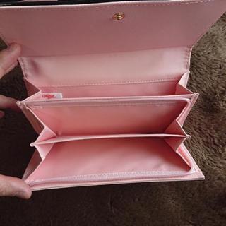 キティちゃん財布の画像