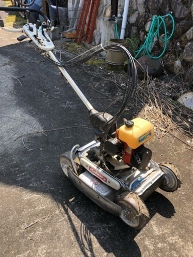 自走式草刈機 スパイダーモア 値下げ