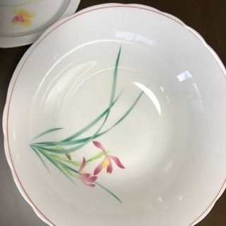 香蘭社の大皿と小皿セットの画像