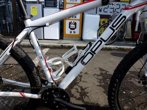 手稲リサイクル Opus(オーパス) STRAT(ストラト) 1.0 L  白 XL ￥34,800- 手稲リサイクル Opus(オーパス) STRAT(ストラト) 1.0 L 白 XL ￥34,800-