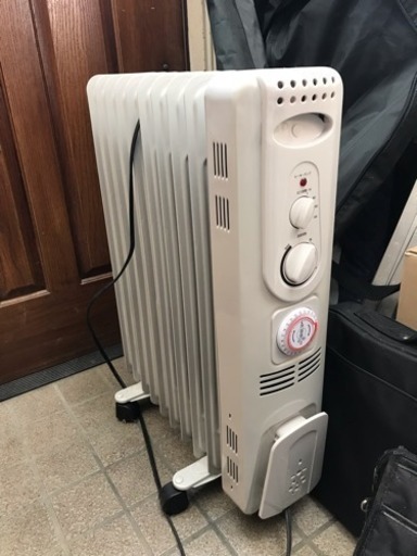 デロンギのオイルヒータです。