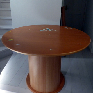 [無料 もらってください]ダイニングテーブル（北欧の家具）