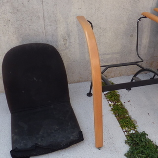 [無料 もらってください]ダイニングチェア（北欧の家具、イタリア製）の画像