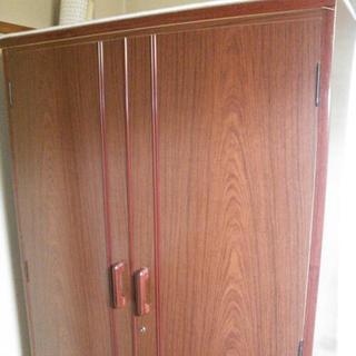 中古　洋服タンス　 　幅85.9　　奥行58.2　　高さ175　 （ｃｍ）　レッドウッドの画像