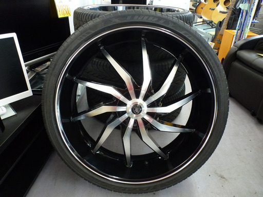 VONMAXアルミPCD139.7 9.5J 6H ＋30＆ レクサーニ26インチ295 30 8分山タイヤSet 新型現行エスカレード等 に ￥185,000-