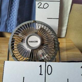 値下げしました。卓上扇風機・スチール製の画像