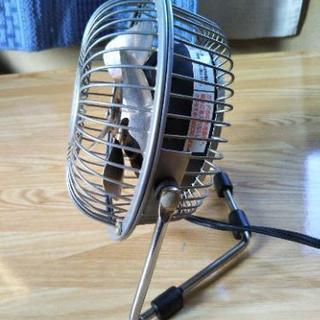 値下げしました。卓上扇風機・スチール製の画像