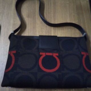 サルヴァトーレフェラガモのバッグの画像