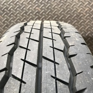 ハイエース タイヤ&ホイールの画像