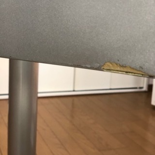 ガラスのダイニングテーブルの画像