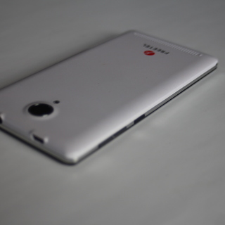 FREETEL  priori3 LITE  シムフリースマホ　パールホワイト　美品+新品純正バッテリーの画像