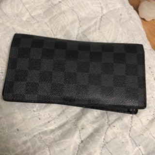ヴィトンのダミエグラフィットです