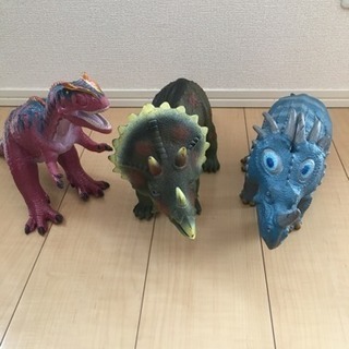 恐竜フィギュア