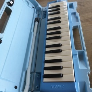 ヤマハピアニカ３年使用美品。吹き口新品付属