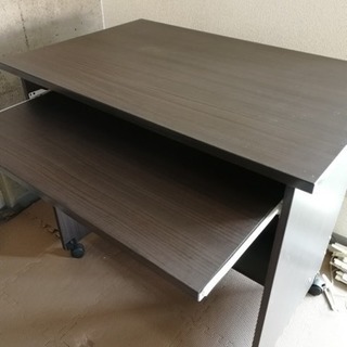 パソコンテーブル