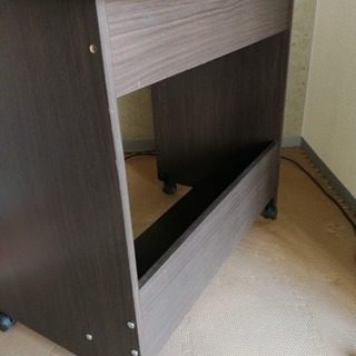 パソコンテーブルの画像