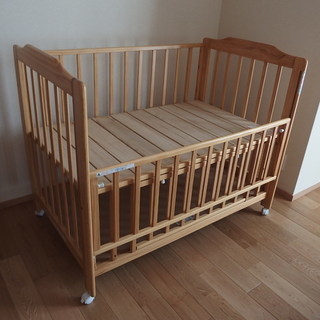 katoji ベビーベッドの画像