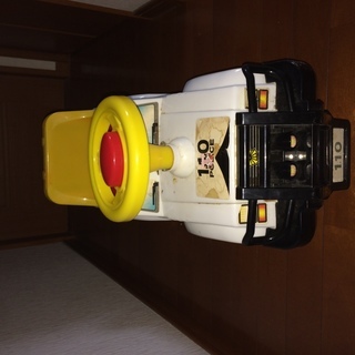 パトカー　乗用おもちゃ
