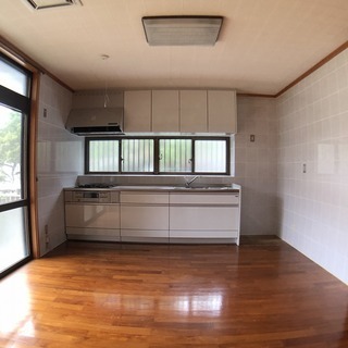 【収益物件（外人賃貸）or自己使用もＯＫ!!】最近まで外人さんが長年入居・現在は空室のため室内確認可能です♪室内綺麗・リフォーム不要で外人さん賃貸の場合、月額１８万円以上の家賃収入が見込めます♪（設備投資＆軍検要）やり方次第ではもっと見込めるかも!?いつでも現地ご案内ＯＫ！（遅い時間でも対応します）お気軽にお問合せください♪（土日祝日も休まず営業中！） - 不動産