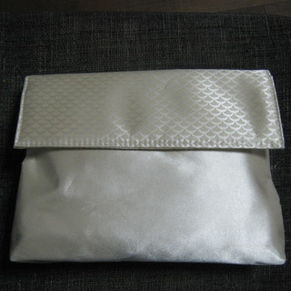 フライエミレーツ　ビジネスクラス　アメニティキット