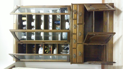 アンティーク家具　食器棚