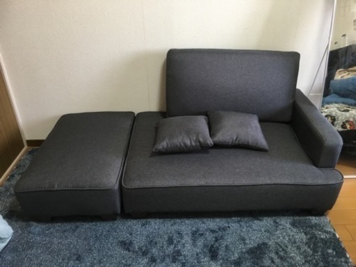 （問い合わせ中）脚付きソファー（近くであれば運び届けます）