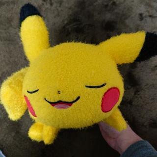 ピカチュウぬいぐるみ