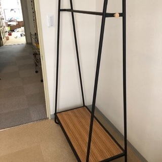 簡易洋服ラック 12日迄の画像