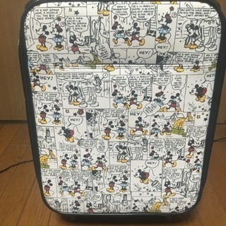 ディズニー柄キャリーケース