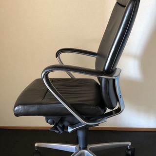 ◇驚きのディスカウント価格！32万円⇒高級本革を贅沢に使用