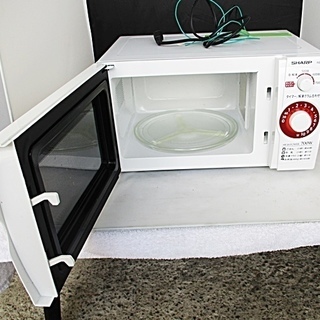 シャープ SHARP RE-T3-W6 電子レンジ 完動品  ハイパワー700W 2016年製 60Hz(西日本専用)の画像