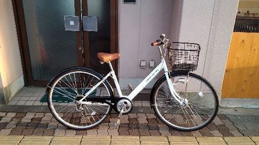 CREMONA 27吋シティサイクル 外装6段/LEDオート/ホワイトxブラック