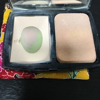 CHANEL LE TEINT ULTRA TENUEコンパクトファンデーションの画像