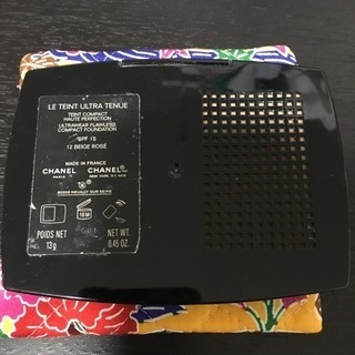 CHANEL LE TEINT ULTRA TENUEコンパクトファンデーションの画像