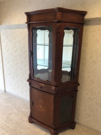イタリア家具 ガラスショーケース