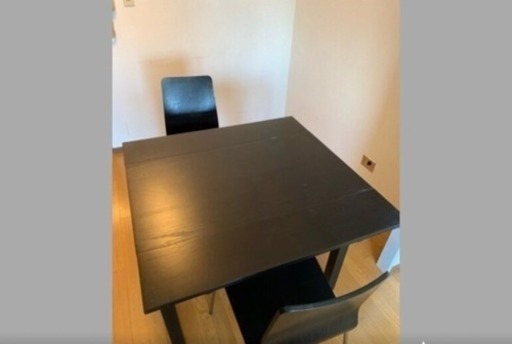 IKEAのダイニングテーブル