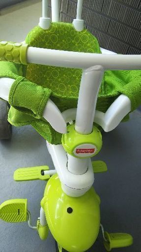 最終値下げ。Fisher-Price三輪車グリーン美品❗