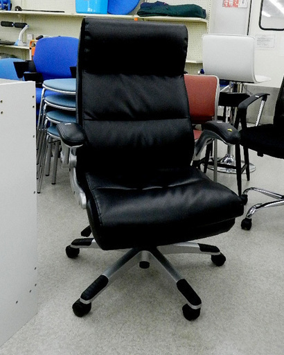 ワークチェア 黒PVC 美品【ニトリ クラウズ】キャスター付き 座り心地抜群 PCチェアにも ☆ PayPay(ペイペイ)決済可能 ☆ 札幌市 北区 屯田