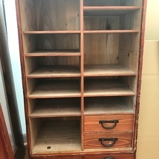 古い整理棚 の画像