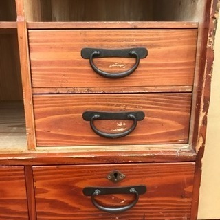 古い整理棚 の画像