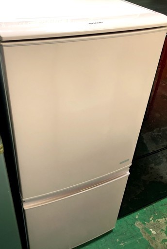 【送料無料・設置無料サービス有り】冷蔵庫 SHARP\tSJ-C14B-P 中古
