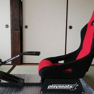 レースゲーム用のレーシングシートです。の画像
