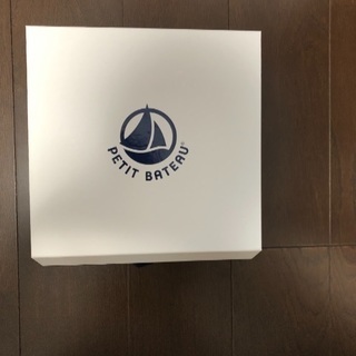 プチバトーの空き箱＋紙袋の画像