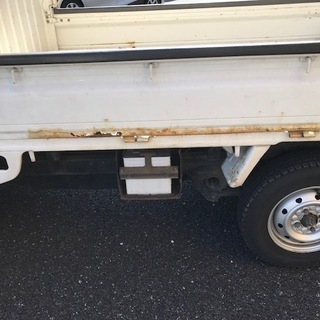 サンバートラック　５速マニュアル　４WD　エアコン付き　車検32.5　走行167千キロの画像