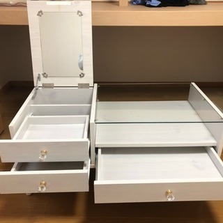 ドレッサー、テーブルとしても！！