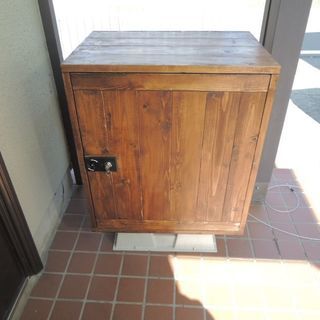 宅配ボックス　簡単自動ロック装置付き　木製　ダークウォールナット色