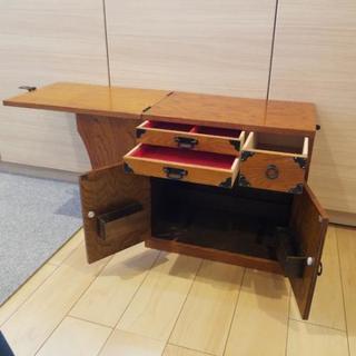 レトロ　裁縫台の画像
