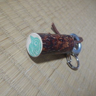 バードコールキーホルダー美品 アウトドアに！