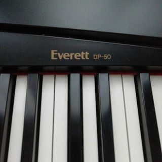 電子ピアノの画像