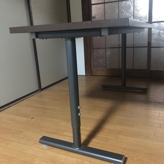 会議用テーブルの画像